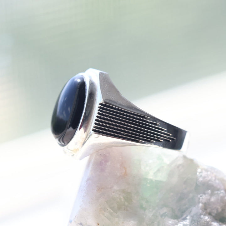 Classic Noir Antique Yemeni Aqeeq Sterling Silver Ring