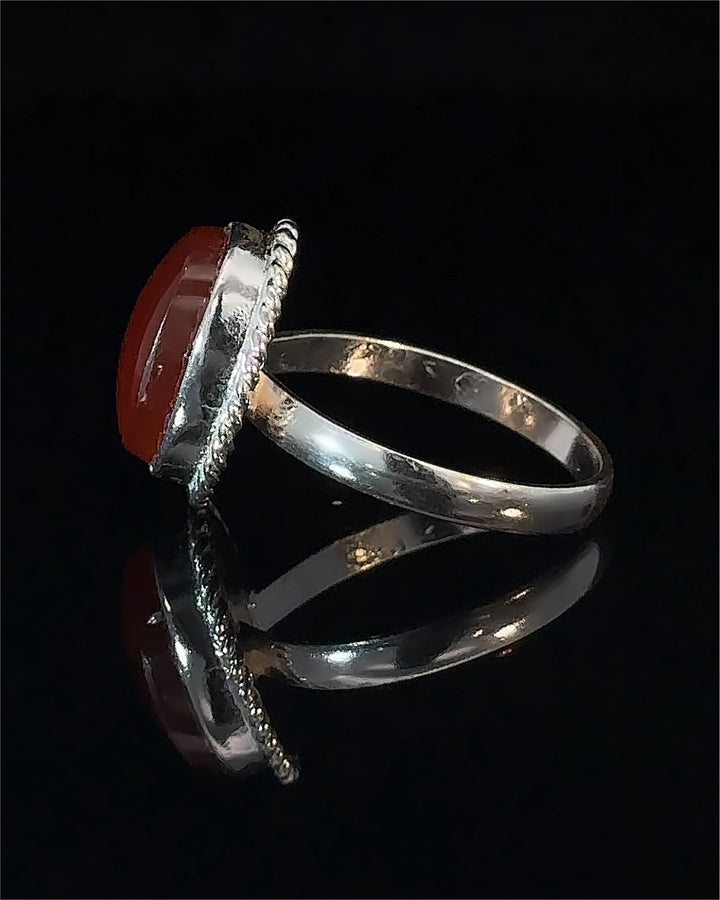Yemeni Aqeeq Minimalist Style Sterling Silver Ring