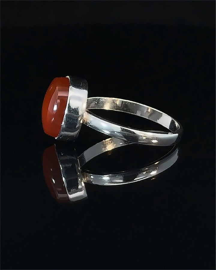 Yemeni Aqeeq Round Minimalist Style Sterling Silver Ring