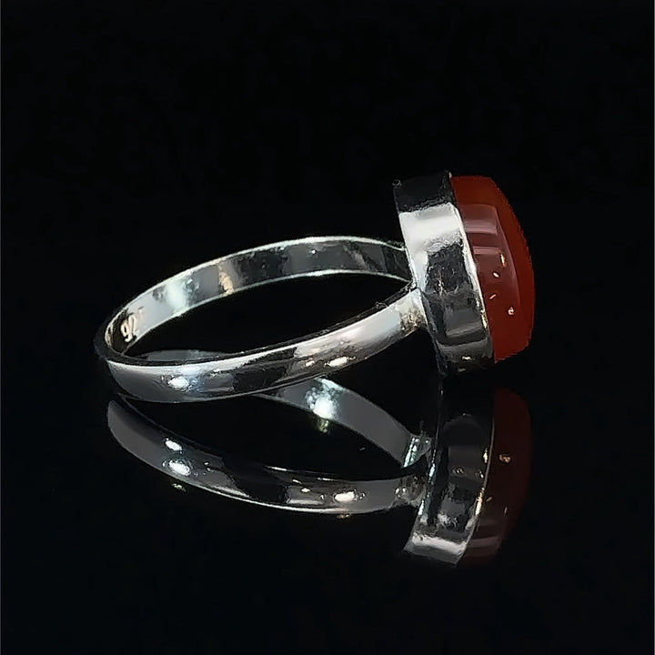 Yemeni Aqeeq Round Minimalist Style Sterling Silver Ring