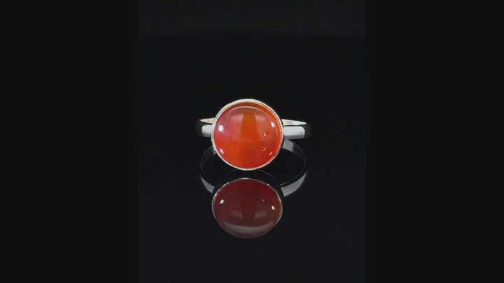 Yemeni Aqeeq Round Minimalist Style Sterling Silver Ring