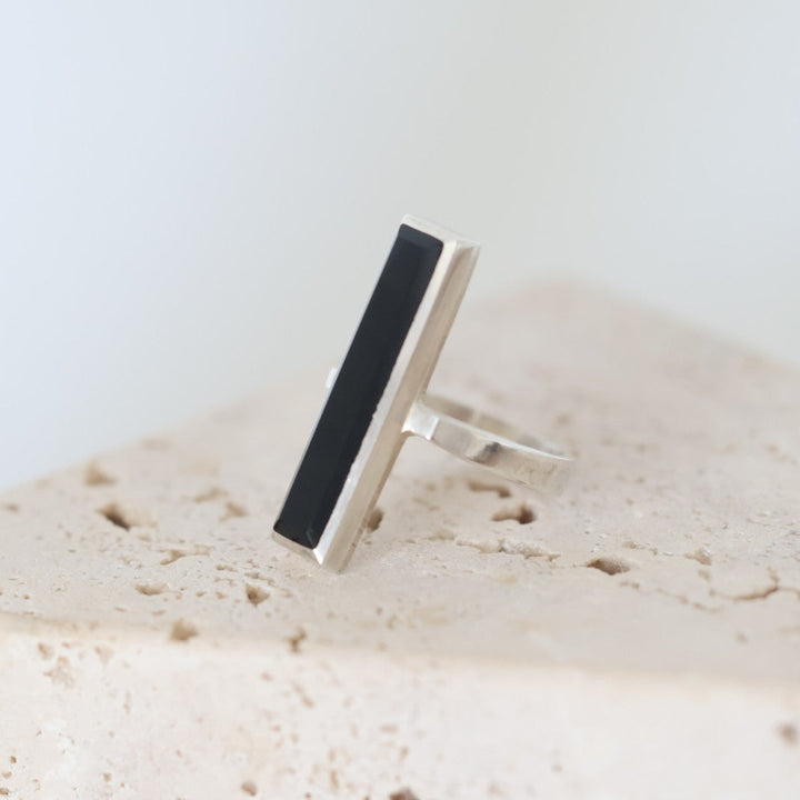 Chic Modern Rectangle Black Yemeni Aqeeq Sterling Silver Ring