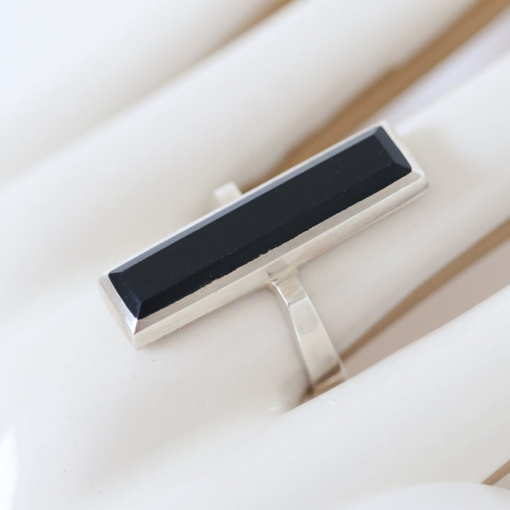 Chic Modern Rectangle Black Yemeni Aqeeq Sterling Silver Ring