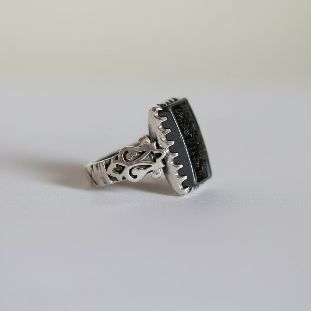 Iʿtisam Al-Jalal Hadeed Cheeni Sterling Silver Ring