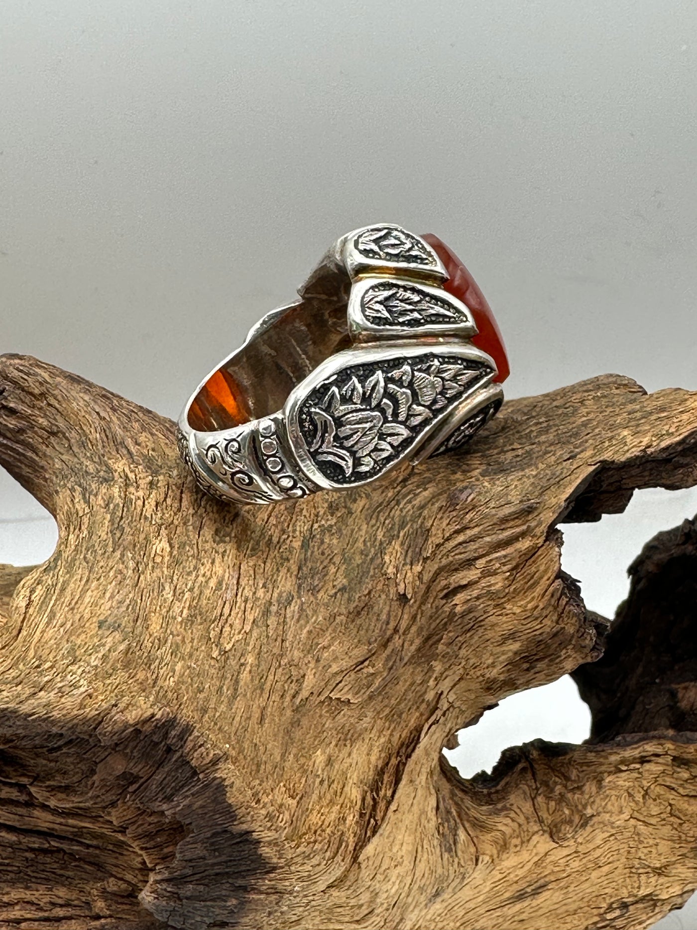 Enchanting Red Yemeni Agate (عقيق) (Aqeeq) Ring: Timeless Elegance and Spiritual Energy | Size 11