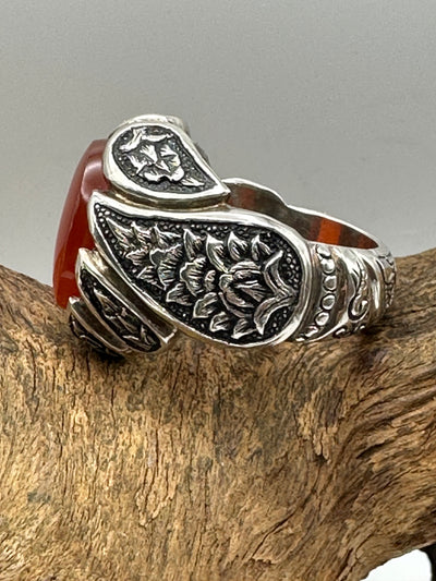 Enchanting Red Yemeni Agate (عقيق) (Aqeeq) Ring: Timeless Elegance and Spiritual Energy | Size 11
