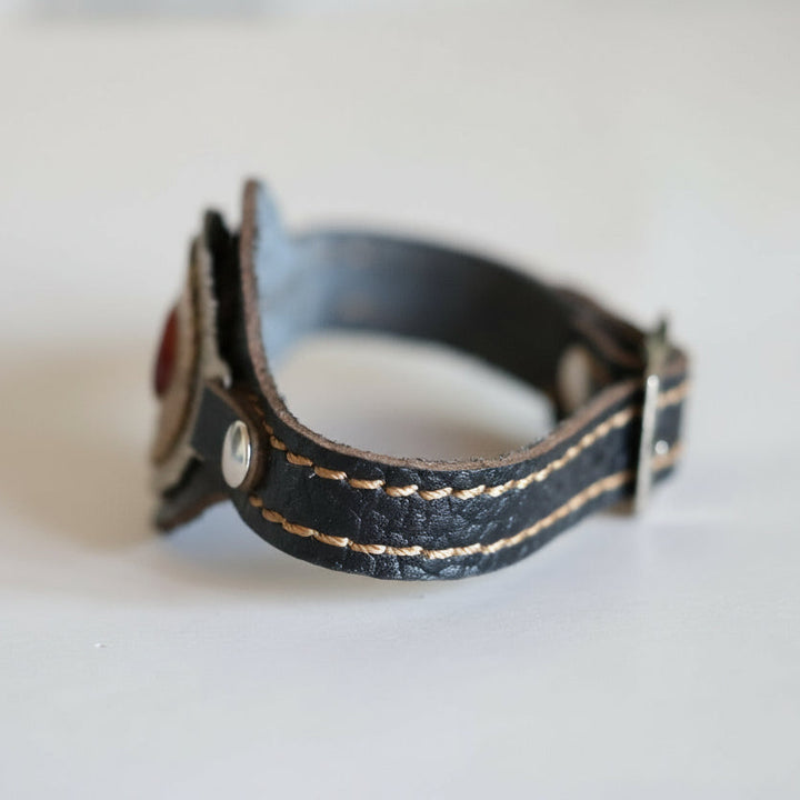 Taj al-Hasanayn Yemeni Aqeeq Engraved Bracelet