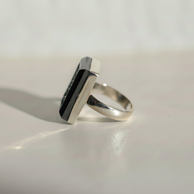 Samt Al Thabat Hadeed Cheeni (Hematite) Sterling Silver Ring
