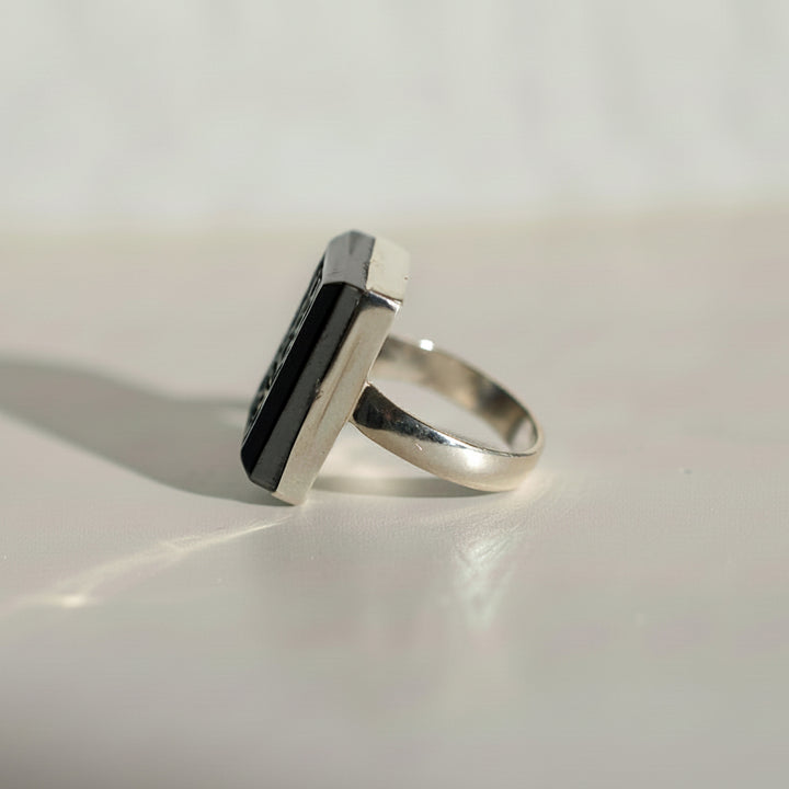 Samt Al Thabat Hadeed Cheeni (Hematite) Sterling Silver Ring