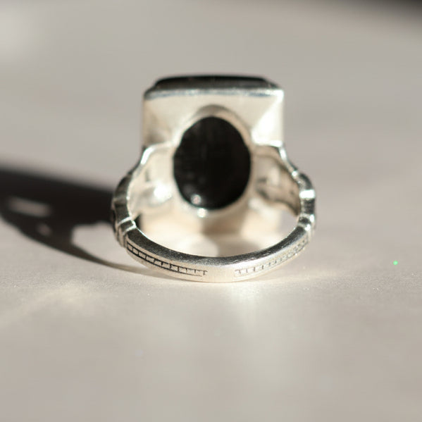 Asas Al Qawim Hadeed Cheeni (Hematite) Sterling Silver Ring