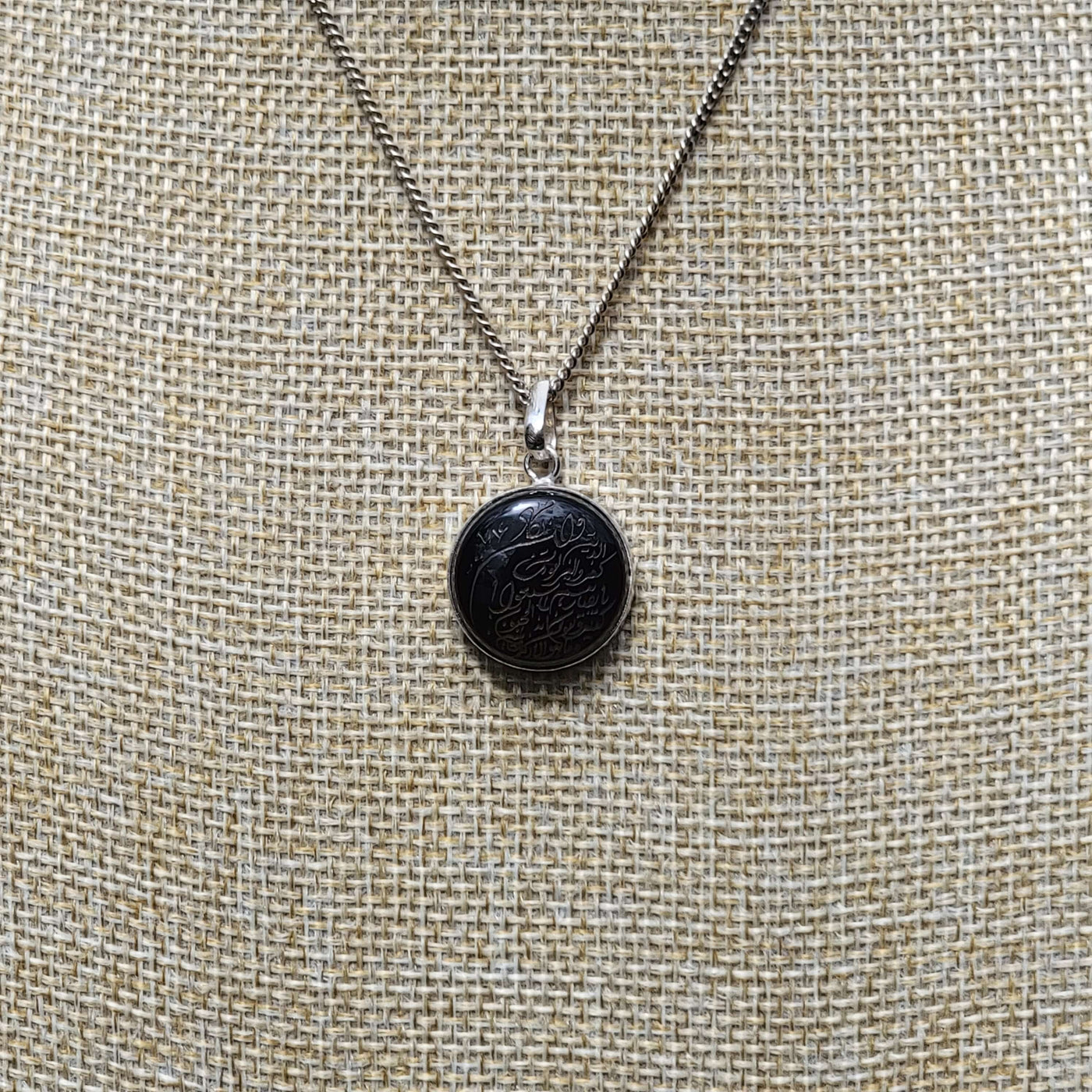 Red & Black Aqeeq Stone Pendant Engraved Wa In Yakad - AlAliGems