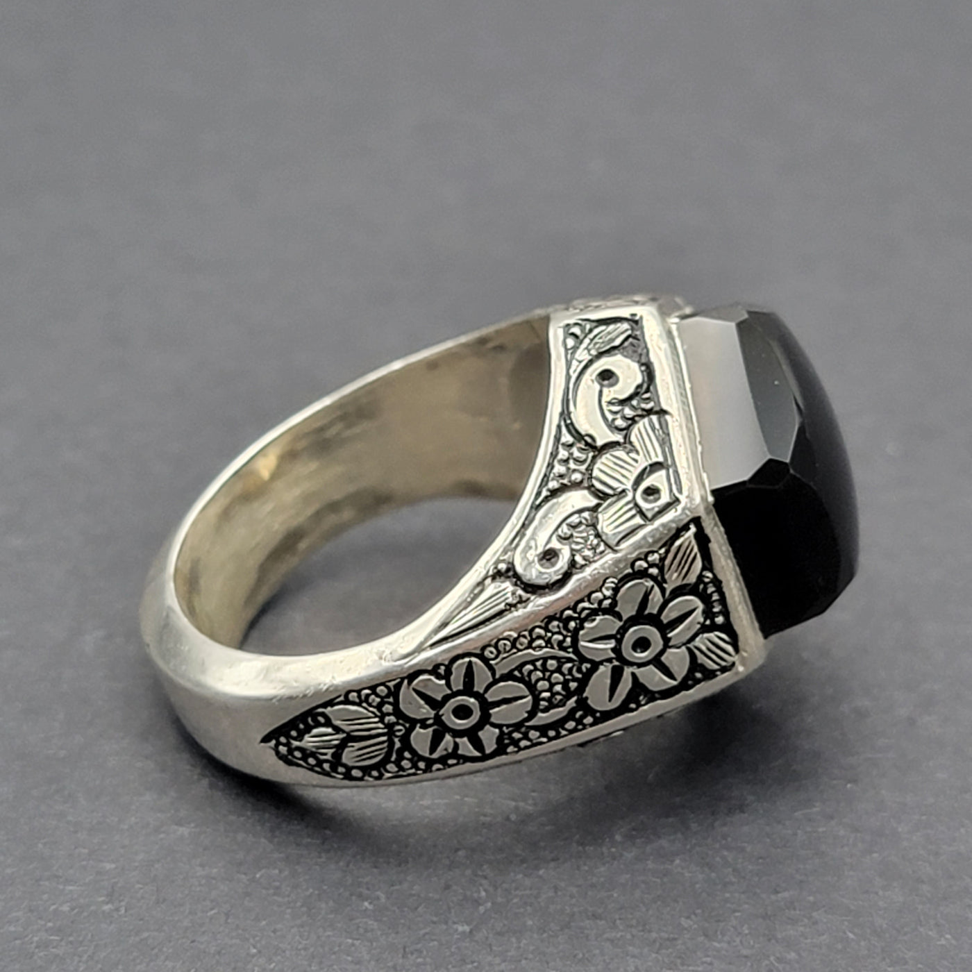 YEMENI BLACK AQEEQ STERLING SILVER RING FOR MEN | US RING SIZE 10 - AlAliGems