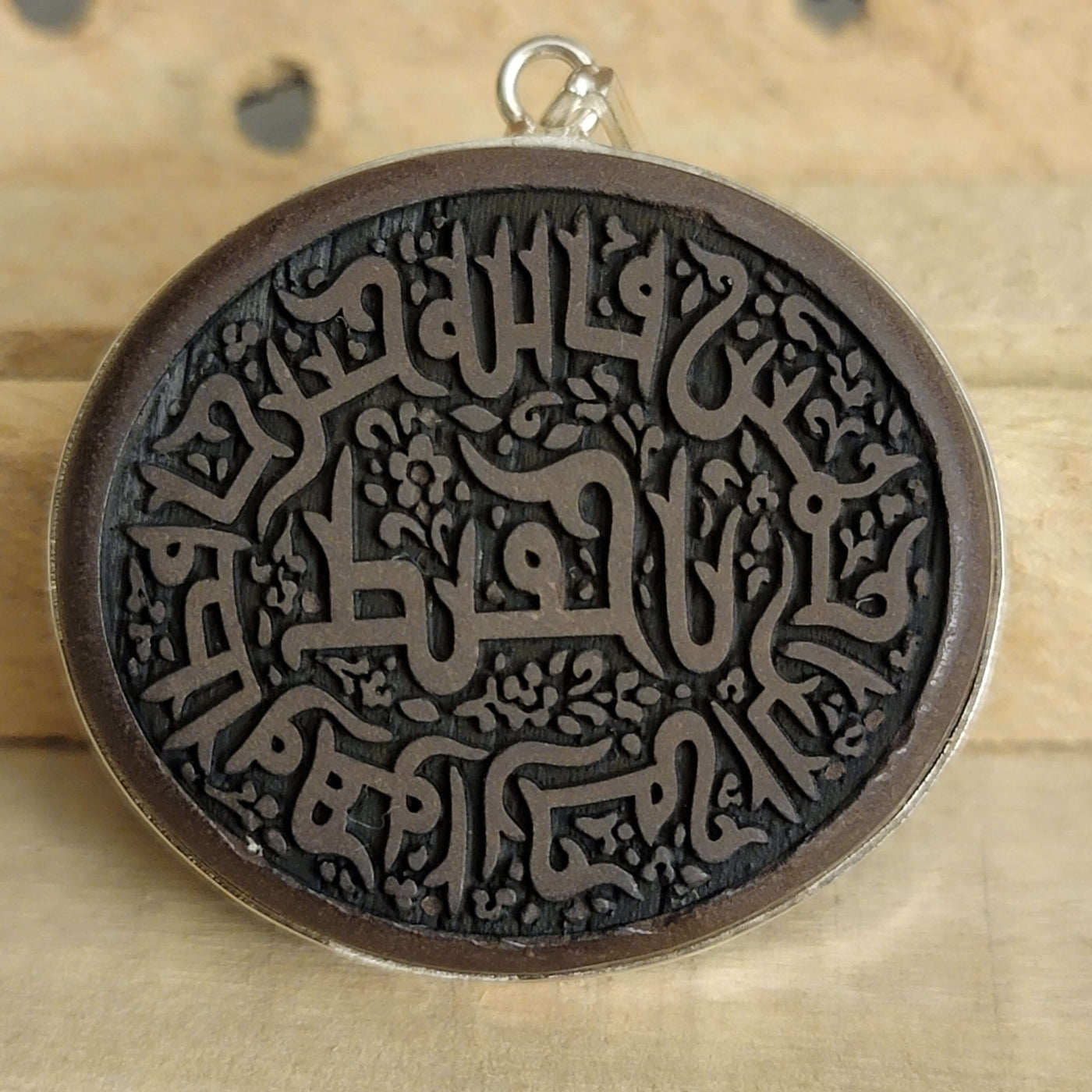HADEED CHEENI/HEMATITE PENDANT - Al Ali Gems