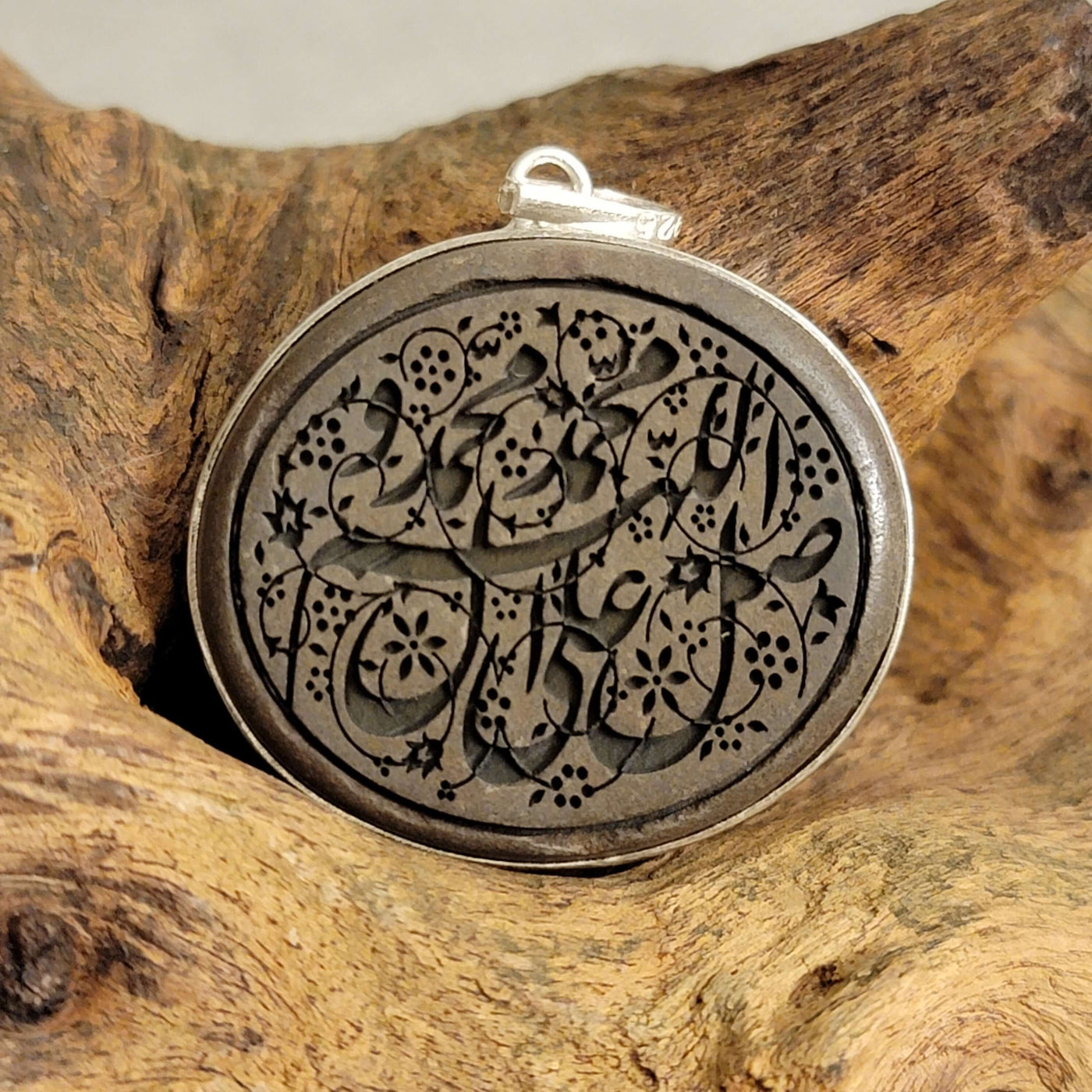 HADEED CHEENI/HEMATITE PENDANT - Al Ali Gems
