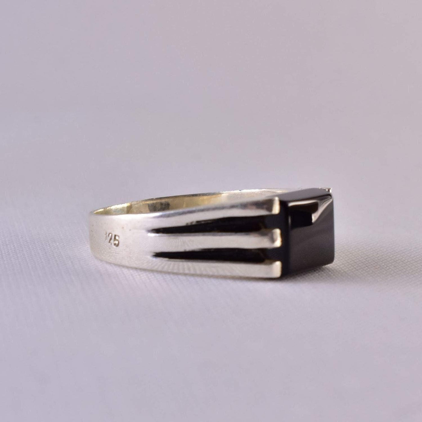 Black Aqeeq onyx aqeeq stone ring for men and women | Yemeni Aqeeq Ring Size 10 - Al Ali Gems