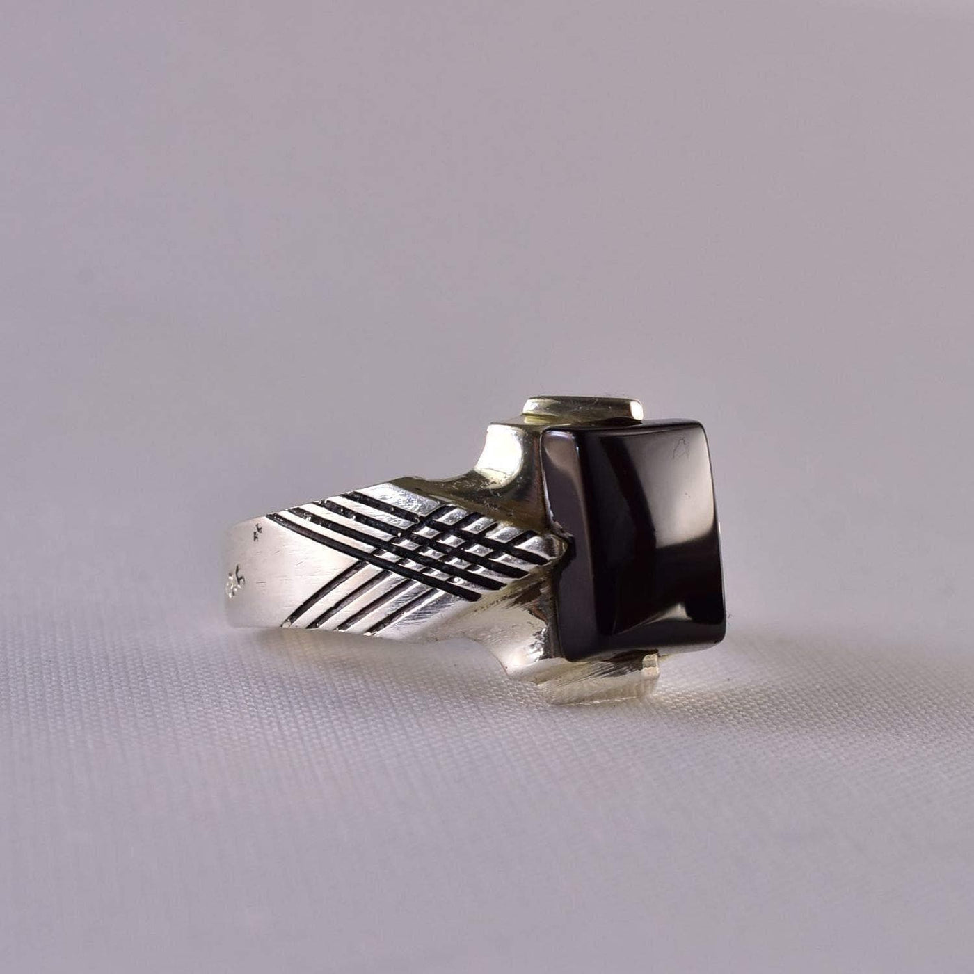 Black Aqeeq onyx aqeeq stone ring for men and women | Yemeni Aqeeq Ring Size 10 - Al Ali Gems