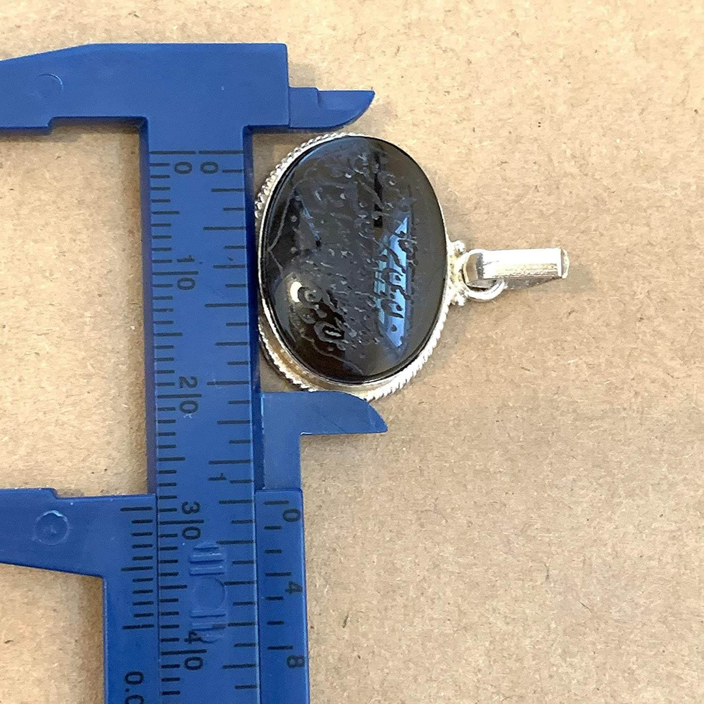 Black Yemeni Aqeeq Stone Pendant Necklace With Surat Al Falaq Engraved | Yemeni Akik Stone Silver 925 AlAliGems - Al Ali Gems