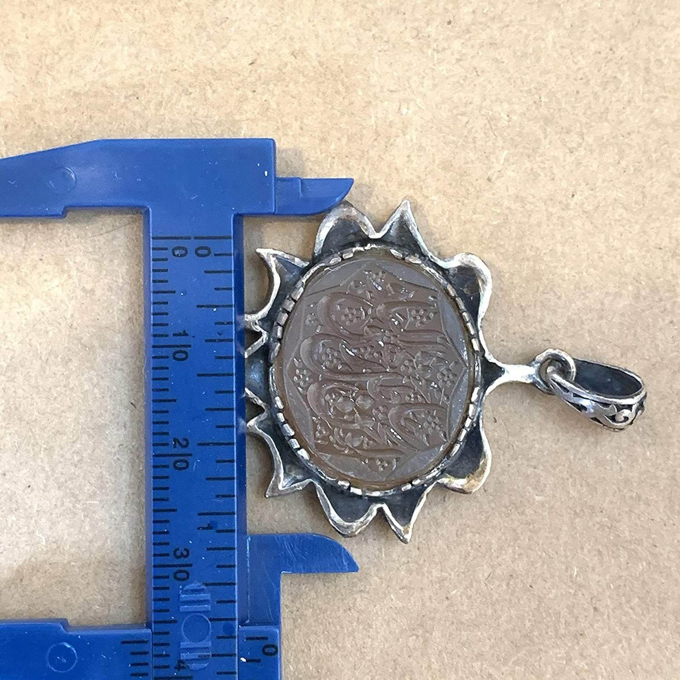 Engraved Aqeeq Pendant | Yemeni Yellow Aqeeq Pendant | Honey Akik stone Pendant silver unisex |AlAliGems | Akik Stone Yemeni Aqeeq Stone - Al Ali Gems