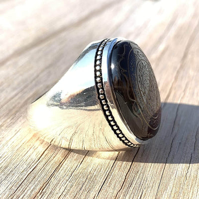 Engraved dark brown jazaa aqeeq stone ring for men | Engraved AYATUL KURSI | AlAliGems | Yemeni Aqeeq Ring - Al Ali Gems