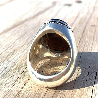 Engraved dark brown jazaa aqeeq stone ring for men | Engraved AYATUL KURSI | AlAliGems | Yemeni Aqeeq Ring - Al Ali Gems