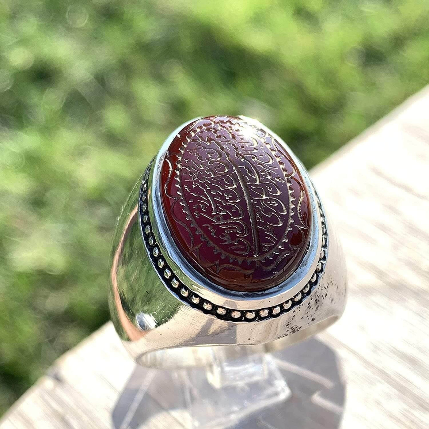 Engraved Red jazaa aqeeq stone ring for men | Engraved Wa man yataki allah | AlAliGems | Yemeni Aqeeq Ring - Al Ali Gems