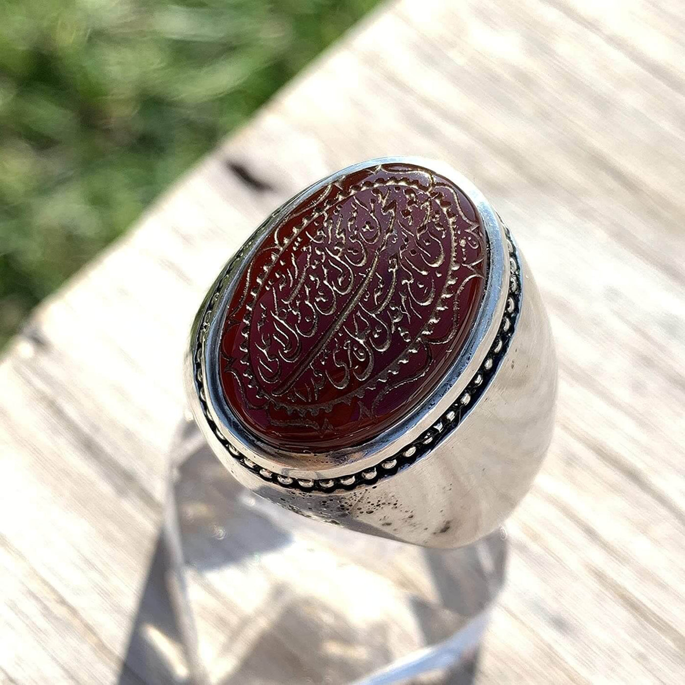 Engraved Red jazaa aqeeq stone ring for men | Engraved Wa man yataki allah | AlAliGems | Yemeni Aqeeq Ring - Al Ali Gems