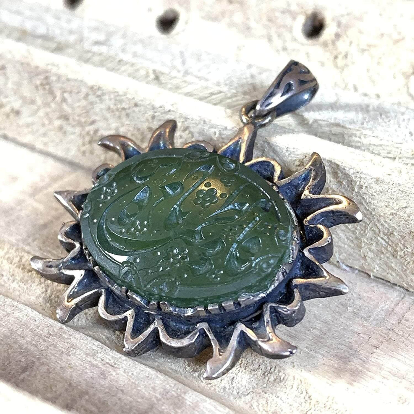 Green Yasham Stone | Green yeshem stone Pendant | AlAliGems | Green Yemeni Yesham Stone | Yemeni Aqeeq Yasham - Al Ali Gems