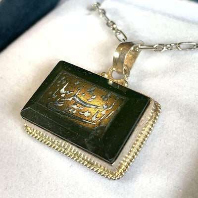 Green Yasham Stone | Green yeshem stone Pendant | AlAliGems | Green Yemeni Yesham Stone | Yemeni Aqeeq Yasham - Al Ali Gems