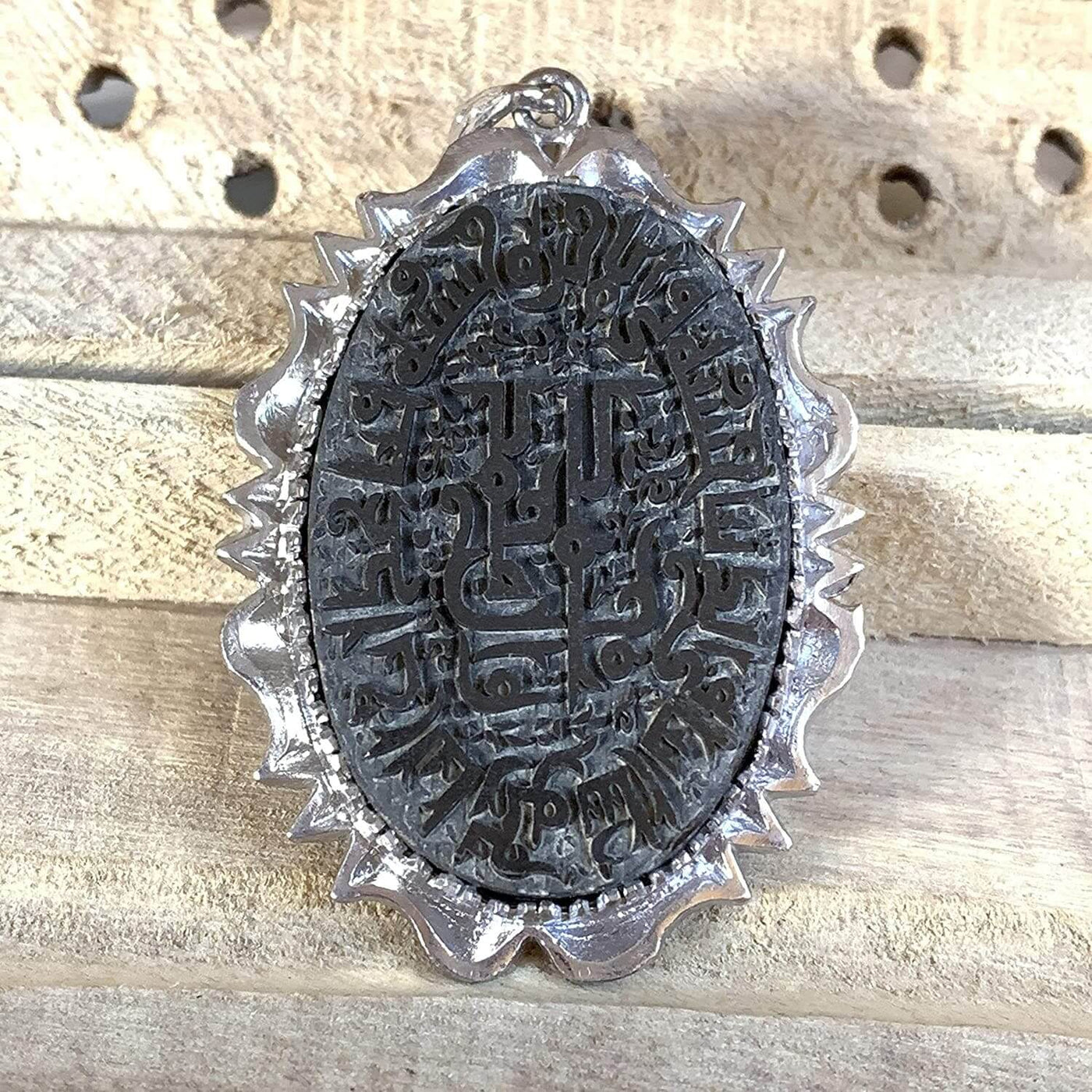Hadeed Cheeni/Hematite Pendant - Al Ali Gems