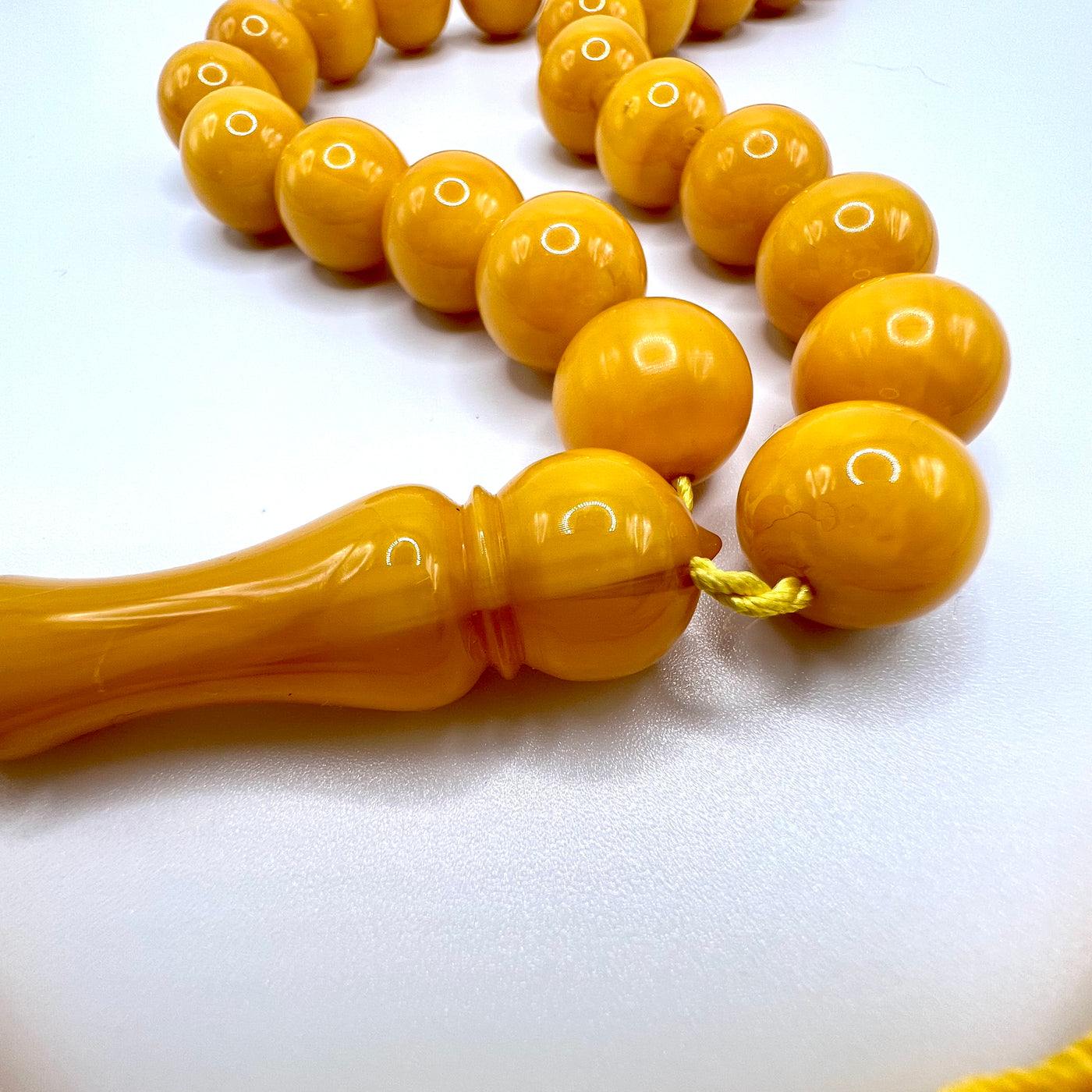 Amber Sandalos Bakelite Tasbih سندلس بكلايت مسكي معرق قديم⁩ - AlAliGems