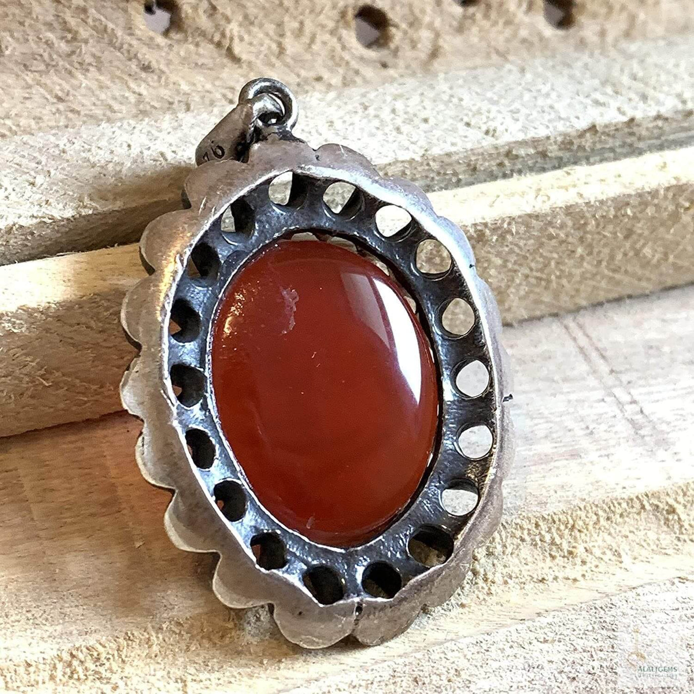 Red Akik Pendant for men and women | Islam | Red Yemeni Aqeeq Stone Pendant | Engraved Agate For Women | AlAliGems - Al Ali Gems