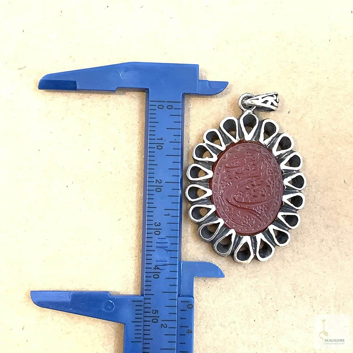 Red Akik Pendant for men and women | Islam | Red Yemeni Aqeeq Stone Pendant | Engraved Agate For Women | AlAliGems - Al Ali Gems