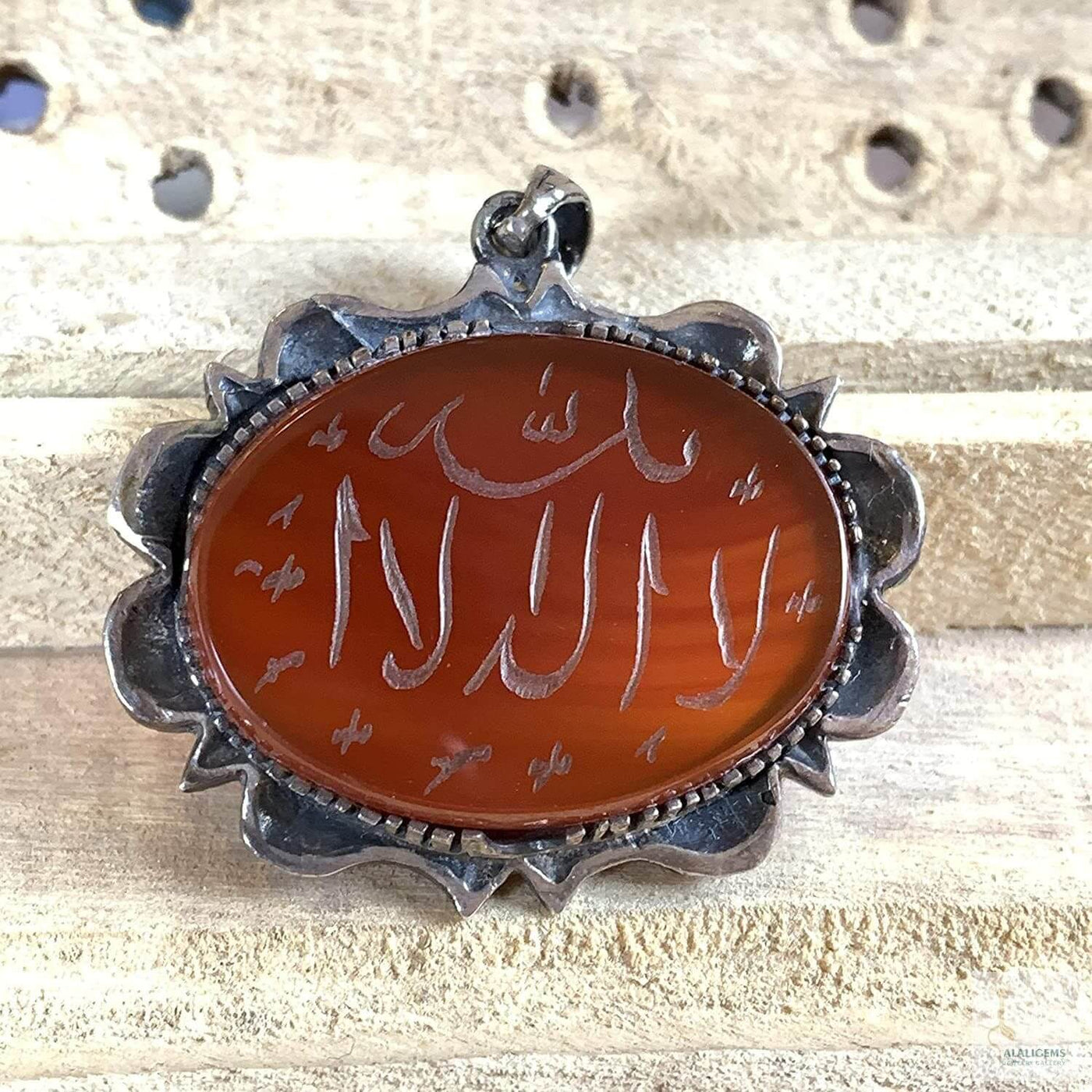 Red Akik Pendant for men and women | Islam | Red Yemeni Aqeeq Stone Pendant | Engraved Agate For Women | AlAliGems - Al Ali Gems