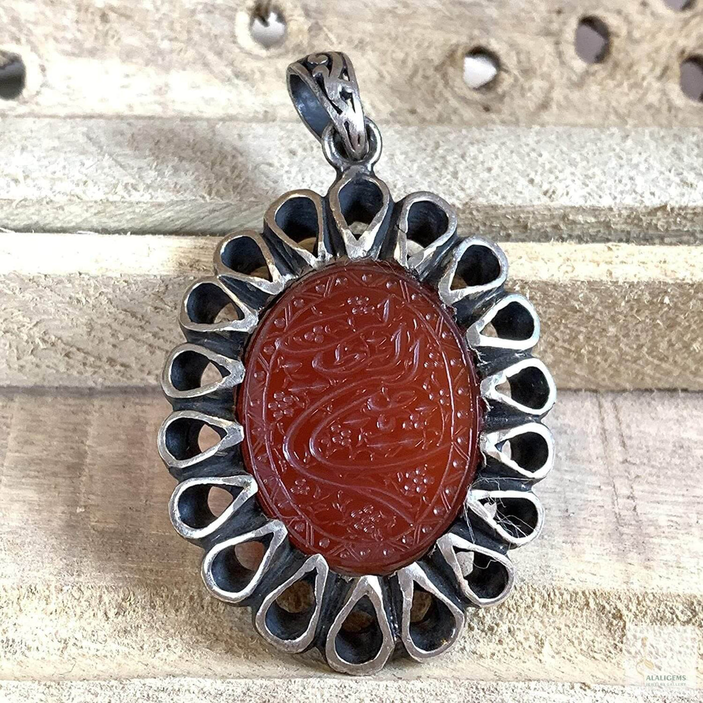Red Akik Pendant for men and women | Islam | Red Yemeni Aqeeq Stone Pendant | Engraved Agate For Women | AlAliGems - Al Ali Gems